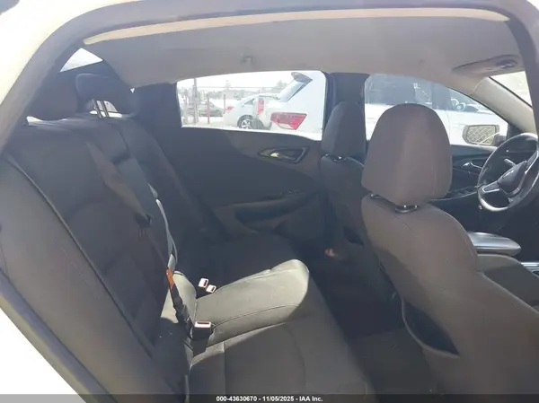 1G1ZD5ST8JF147674 2018 CHEVROLET MALIBU - Image 8