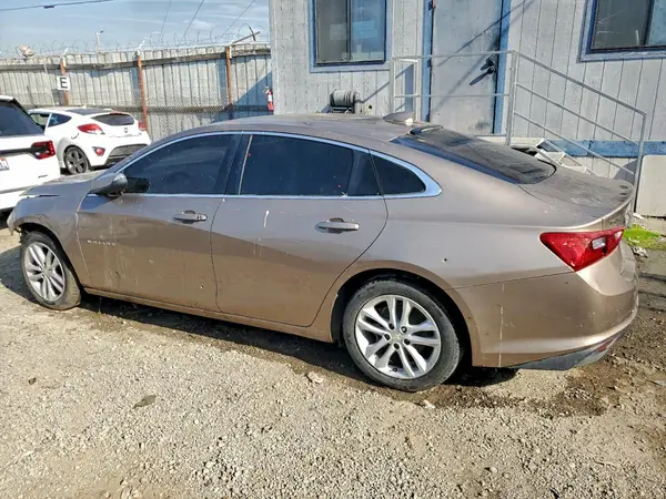 1G1ZD5ST8JF161123 2018 CHEVROLET MALIBU - Image 2