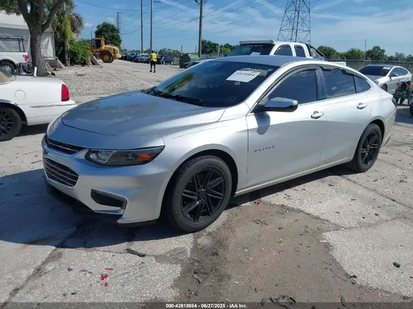 1G1ZD5ST8JF173823 2018 CHEVROLET MALIBU - Image 2