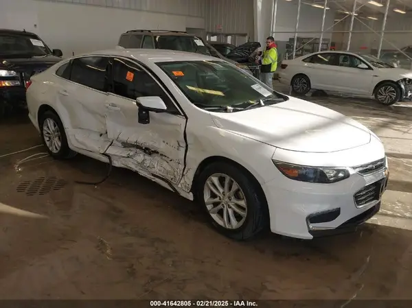 1G1ZD5ST8JF186555 2018 CHEVROLET MALIBU - Image 1