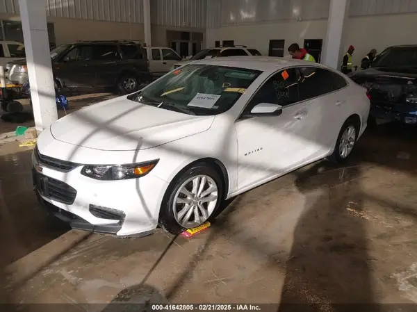 1G1ZD5ST8JF186555 2018 CHEVROLET MALIBU - Image 2