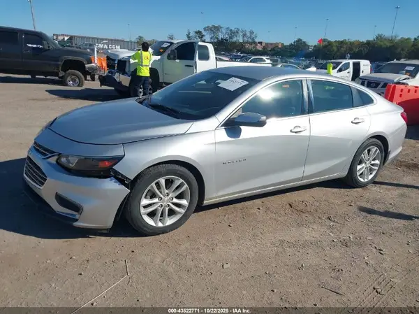 1G1ZD5ST8JF188127 2018 CHEVROLET MALIBU - Image 2
