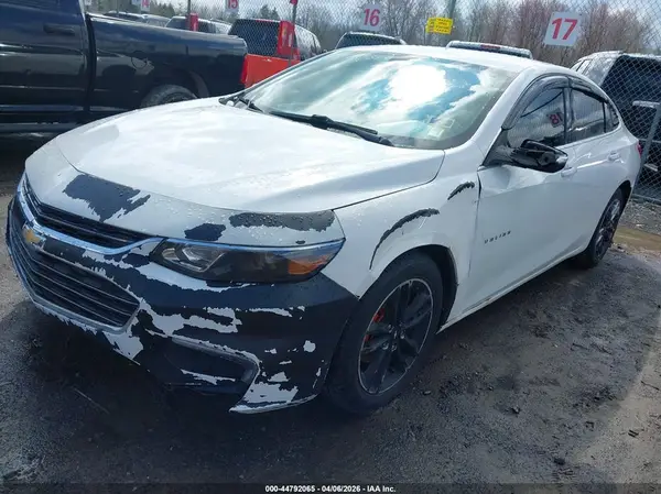 1G1ZD5ST8JF188211 2018 CHEVROLET MALIBU - Image 2