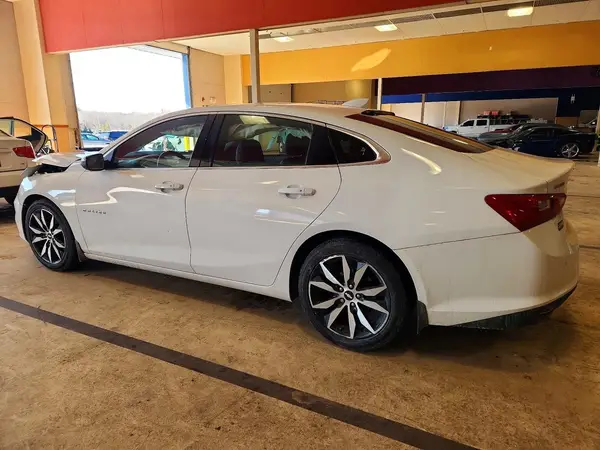1G1ZD5ST8JF208831 2018 CHEVROLET MALIBU - Image 2