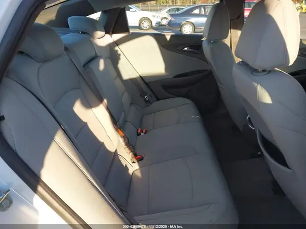 1G1ZD5ST8JF210207 2018 CHEVROLET MALIBU - Image 8