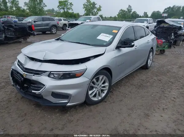 1G1ZD5ST8JF226939 2018 CHEVROLET MALIBU - Image 2