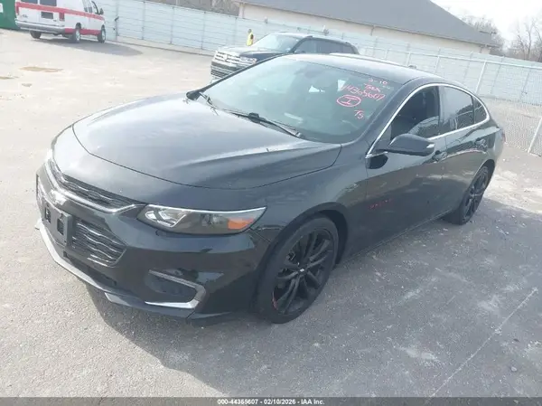 1G1ZD5ST8JF228271 2018 CHEVROLET MALIBU - Image 2