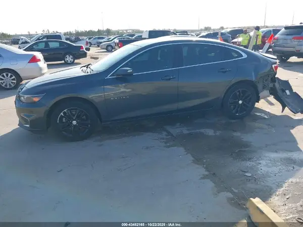 1G1ZD5ST8JF235320 2018 CHEVROLET MALIBU - Image 2