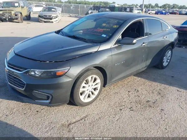 1G1ZD5ST8JF237083 2018 CHEVROLET MALIBU - Image 2