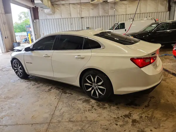 1G1ZD5ST8JF257169 2018 CHEVROLET MALIBU - Image 2