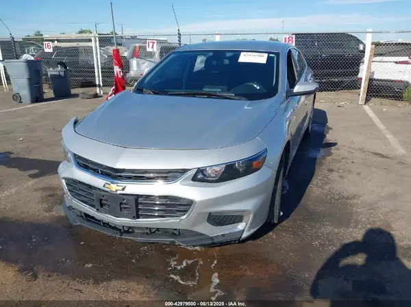 1G1ZD5ST8JF261965 2018 CHEVROLET MALIBU - Image 2