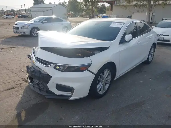 1G1ZD5ST8JF262551 2018 CHEVROLET MALIBU - Image 2