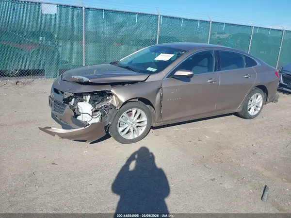 1G1ZD5ST8JF268060 2018 CHEVROLET MALIBU - Image 2