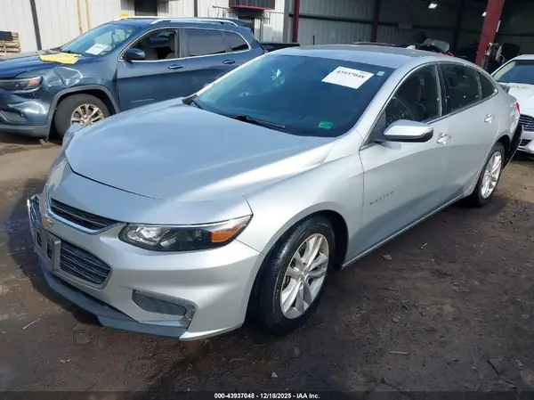 1G1ZD5ST8JF268415 2018 CHEVROLET MALIBU - Image 2