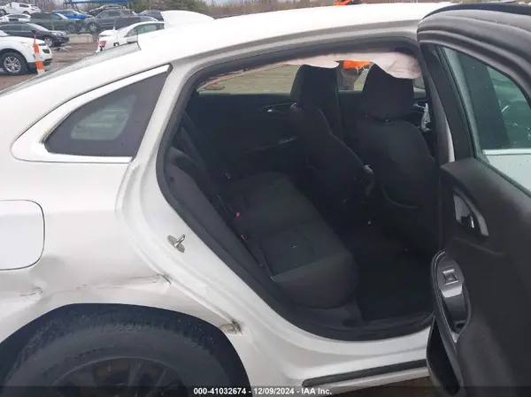 1G1ZD5ST8JF272254 2018 CHEVROLET MALIBU - Image 8