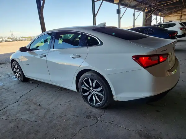 1G1ZD5ST8JF281584 2018 CHEVROLET MALIBU - Image 2