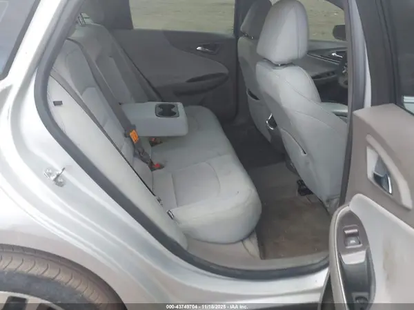 1G1ZD5ST8KF110447 2019 CHEVROLET MALIBU - Image 8