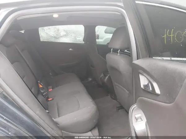1G1ZD5ST8KF123067 2019 CHEVROLET MALIBU - Image 8