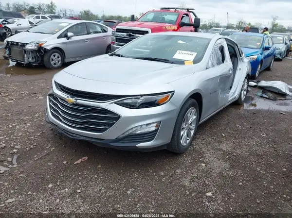 1G1ZD5ST8KF204974 2019 CHEVROLET MALIBU - Image 2