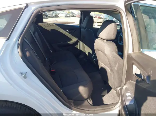 2025 CHEVROLET MALIBU IAAI lot 43200765 auction photo 8