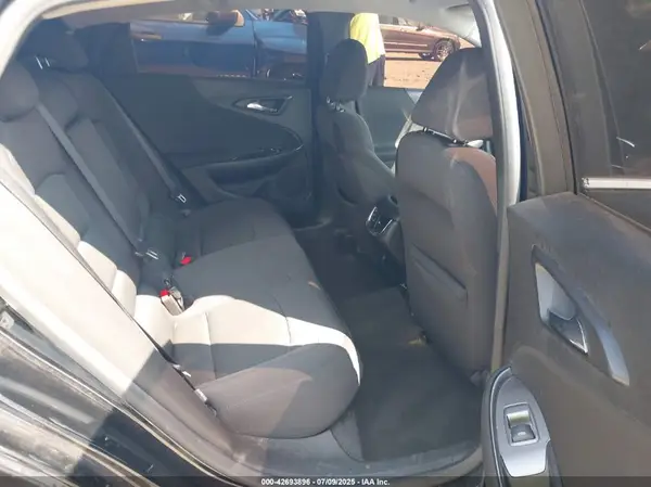 1G1ZD5ST9JF103702 2018 CHEVROLET MALIBU - Image 8
