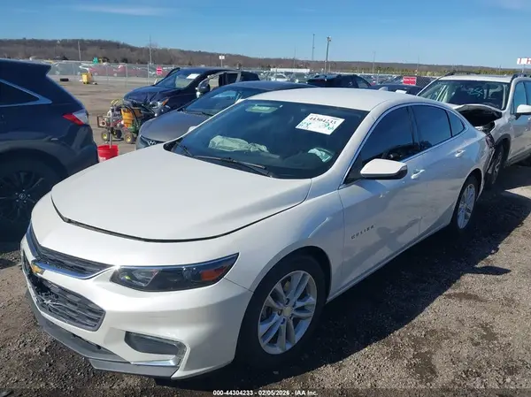 1G1ZD5ST9JF104977 2018 CHEVROLET MALIBU - Image 2