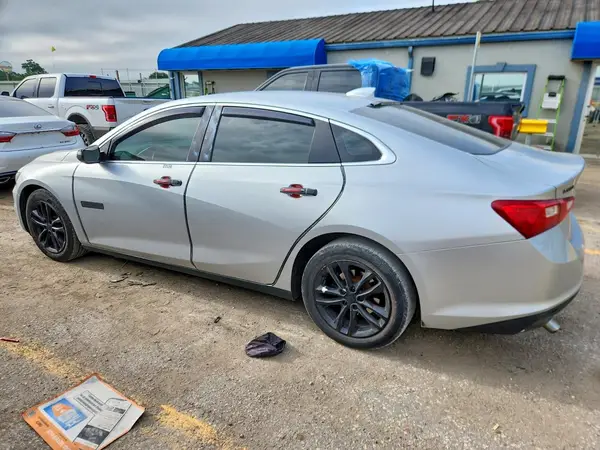1G1ZD5ST9JF108429 2018 CHEVROLET MALIBU - Image 2