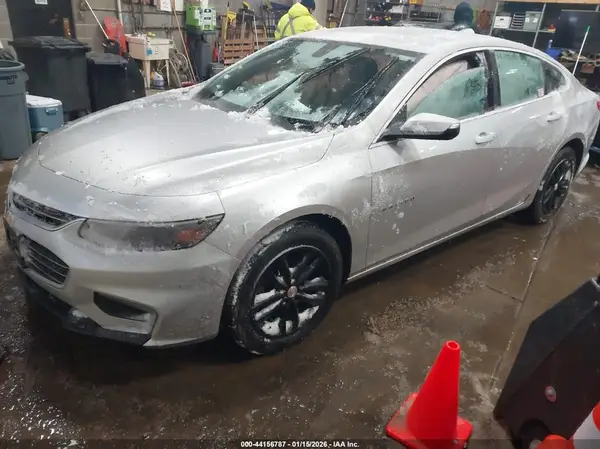 1G1ZD5ST9JF129832 2018 CHEVROLET MALIBU - Image 2