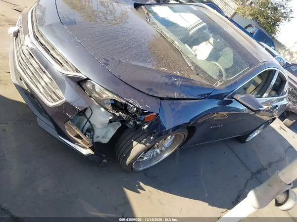 1G1ZD5ST9JF140572 2018 CHEVROLET MALIBU - Image 2