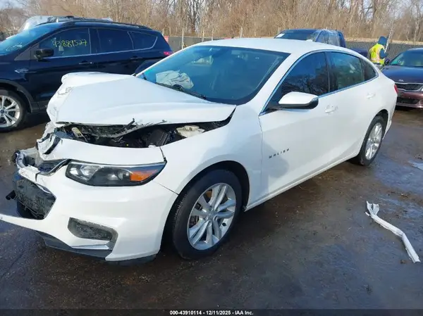 1G1ZD5ST9JF140894 2018 CHEVROLET MALIBU - Image 2