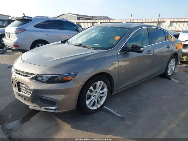 1G1ZD5ST9JF146811 2018 CHEVROLET MALIBU - Image 2