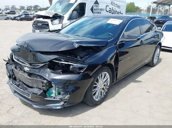 1G1ZD5ST9JF175600 2018 CHEVROLET MALIBU - Image 2