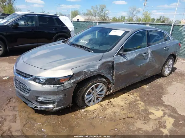 1G1ZD5ST9JF180683 2018 CHEVROLET MALIBU - Image 2