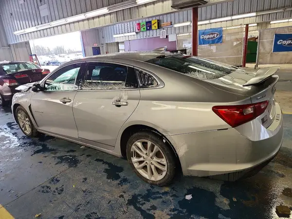 1G1ZD5ST9JF184197 2018 CHEVROLET MALIBU - Image 2
