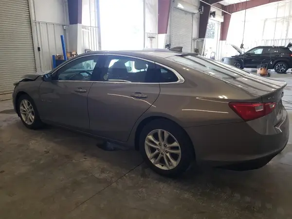 1G1ZD5ST9JF196592 2018 CHEVROLET MALIBU - Image 2