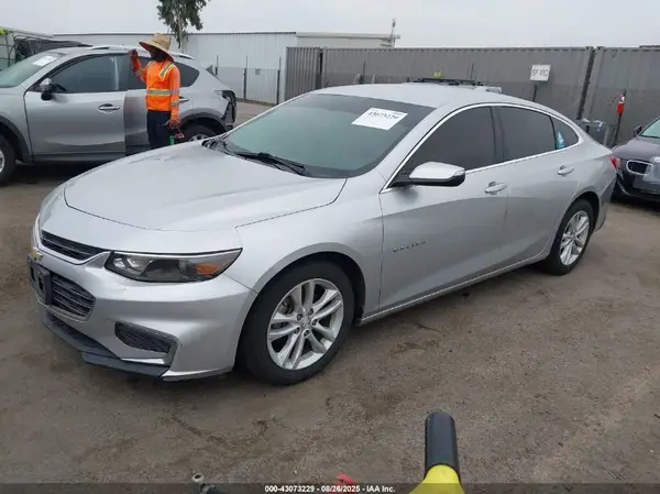 1G1ZD5ST9JF201175 2018 CHEVROLET MALIBU - Image 2