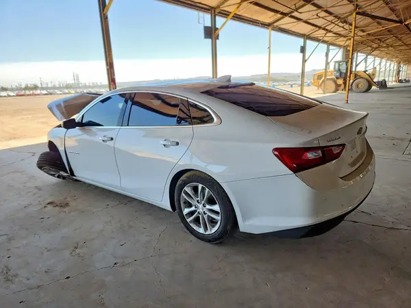 1G1ZD5ST9JF232118 2018 CHEVROLET MALIBU - Image 2