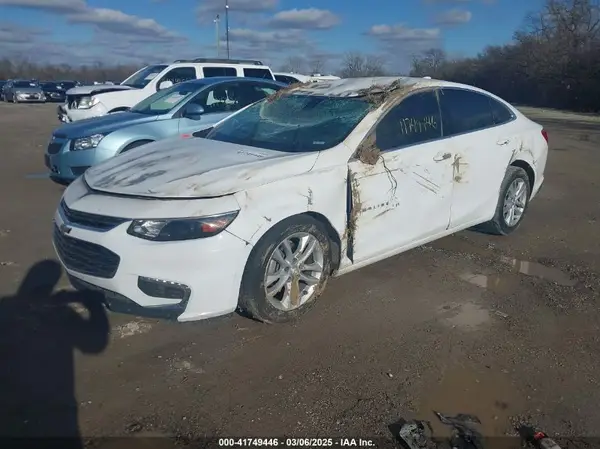 1G1ZD5ST9JF246083 2018 CHEVROLET MALIBU - Image 2