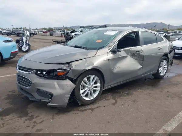1G1ZD5ST9JF248240 2018 CHEVROLET MALIBU - Image 2