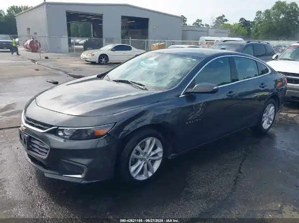 1G1ZD5ST9JF257665 2018 CHEVROLET MALIBU - Image 2