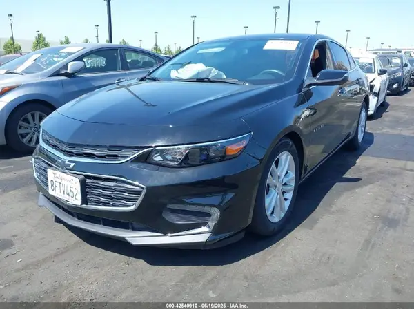 1G1ZD5ST9JF266401 2018 CHEVROLET MALIBU - Image 2