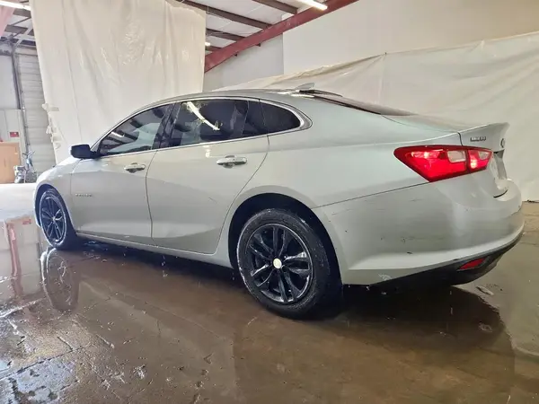 1G1ZD5ST9JF269282 2018 CHEVROLET MALIBU - Image 2