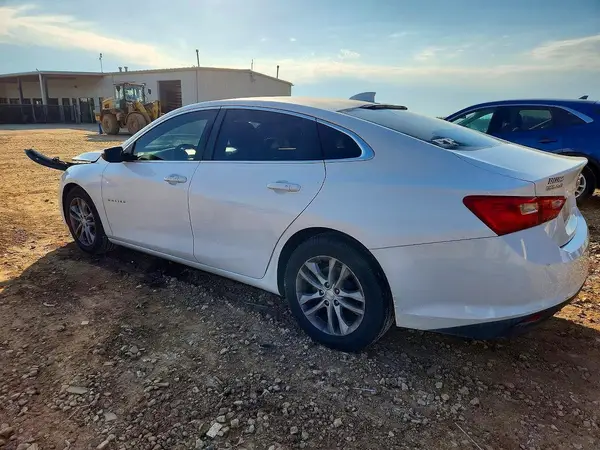 1G1ZD5ST9JF270786 2018 CHEVROLET MALIBU - Image 2