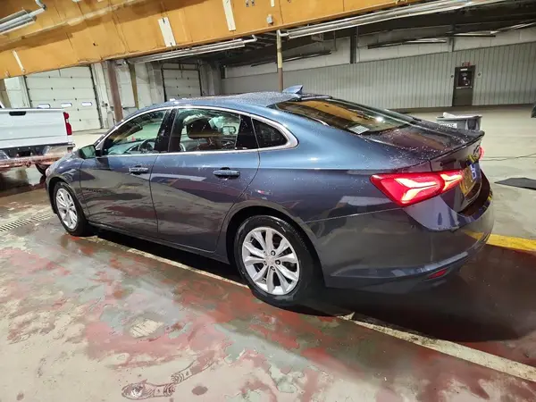 1G1ZD5ST9KF117360 2019 CHEVROLET MALIBU - Image 2