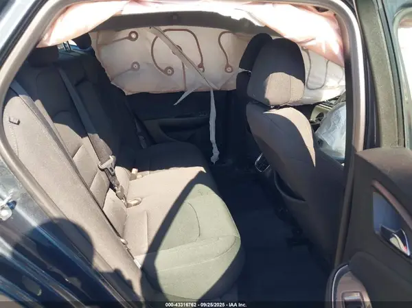 1G1ZD5ST9KF137091 2019 CHEVROLET MALIBU - Image 8