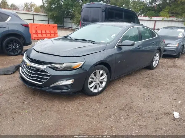 1G1ZD5ST9KF152013 2019 CHEVROLET MALIBU - Image 2