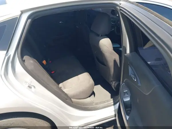 1G1ZD5ST9KF160922 2019 CHEVROLET MALIBU - Image 8