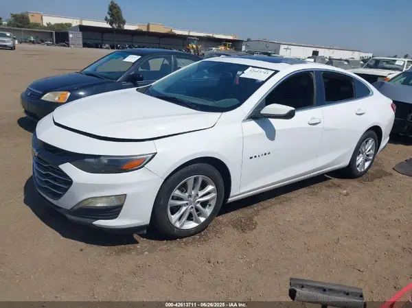 1G1ZD5ST9KF211139 2019 CHEVROLET MALIBU - Image 2