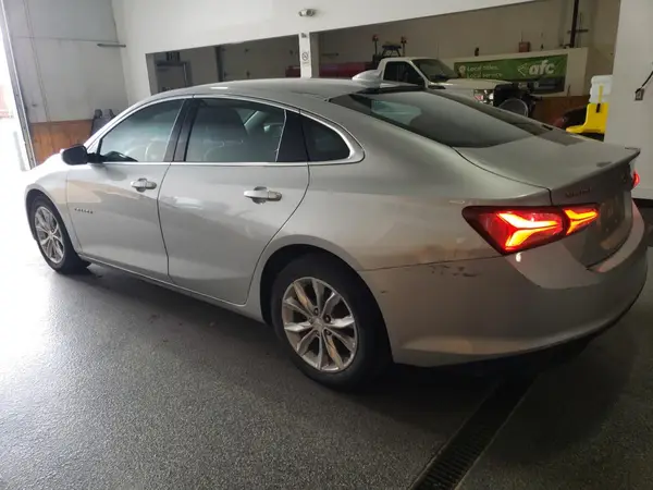 1G1ZD5ST9KF215174 2019 CHEVROLET MALIBU - Image 2