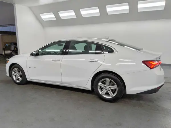 1G1ZD5ST9NF194718 2022 CHEVROLET MALIBU - Image 2